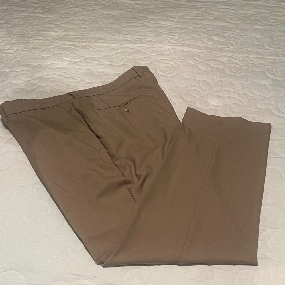 Haggar Men's Classic Dress Pants